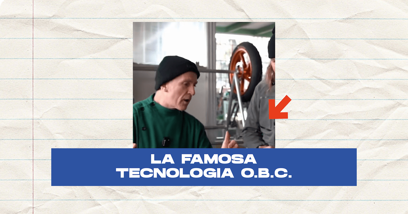 Meme di uomo intento a spiegare davanti a un macchinario artigianale e scritta: La famosa tecnologia O.B.C.
